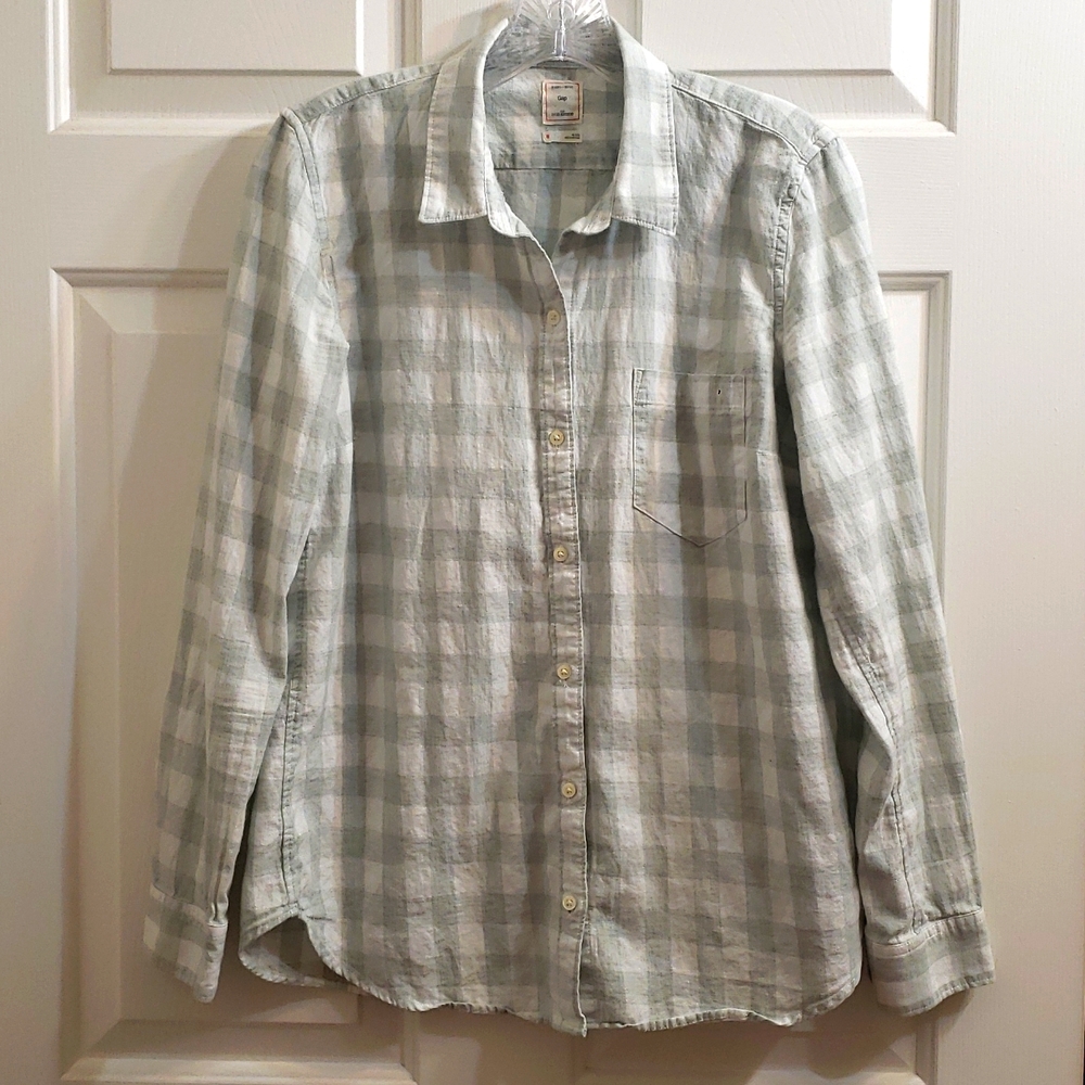 Gap Long sleeved button down Gap top